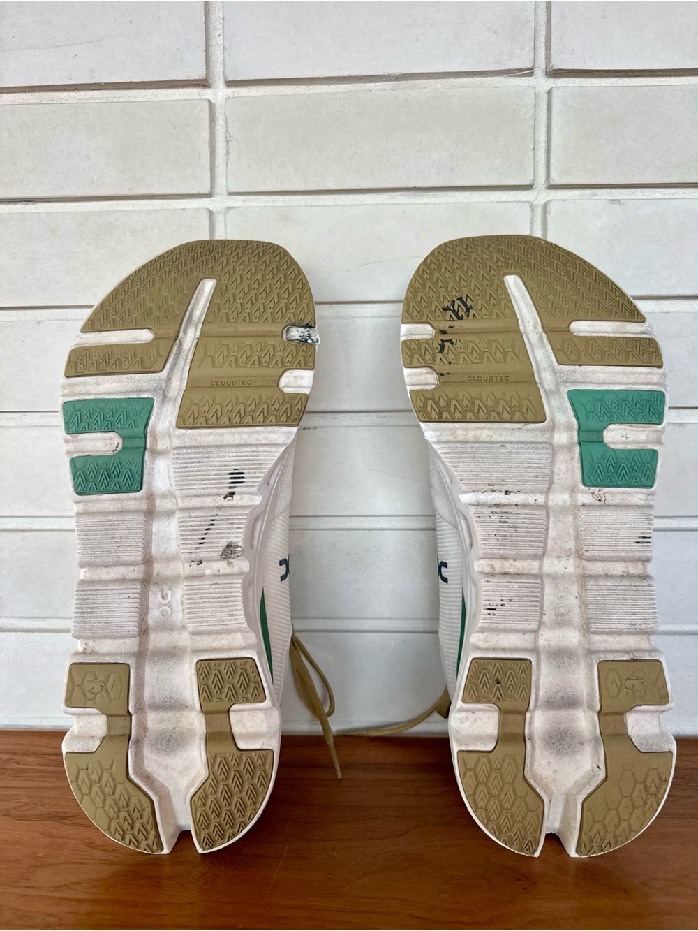 On Cloudrunner Men's Running Shoes * US 12 Wide * White Tan Green - Picture 11 of 15
